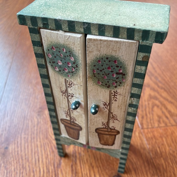 Miniature Garden Cabinet Wardrobe painted - Picture 2 of 5
